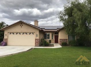 3000 Stone Meadows Dr, Bakersfield, CA 93313