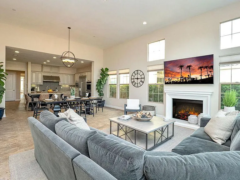 80450 Platinum Way — Photo 17