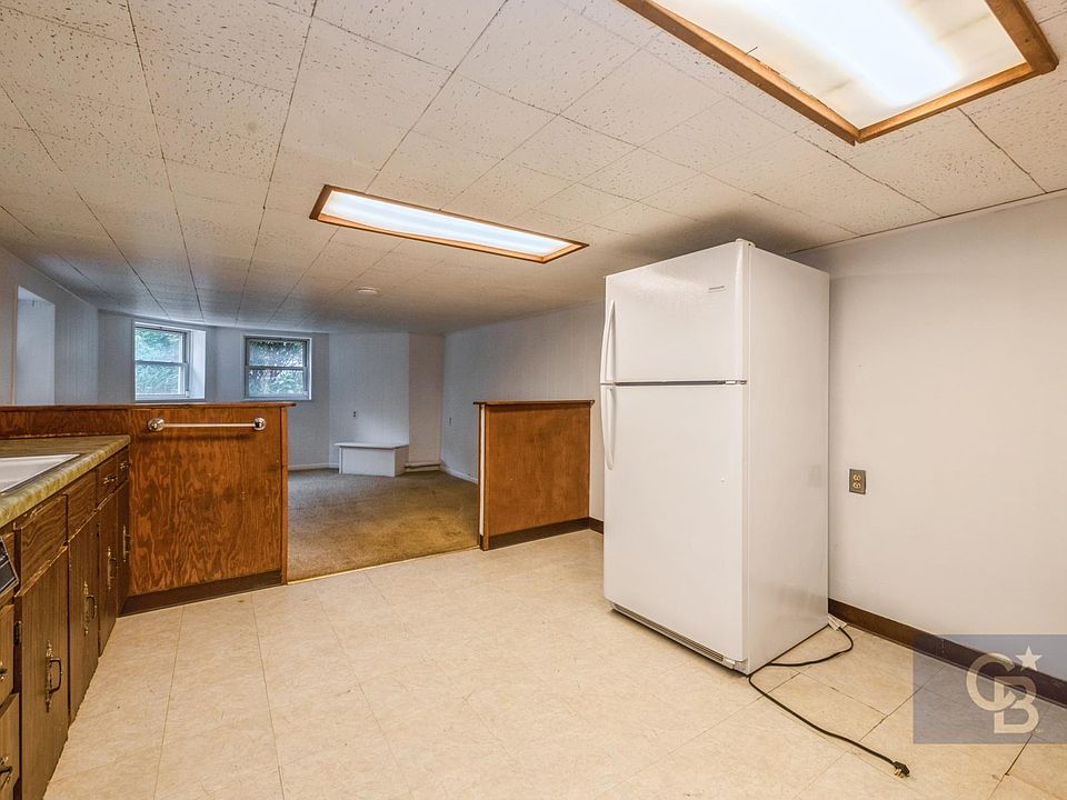 1st image of 2152 W Warner Ave #G