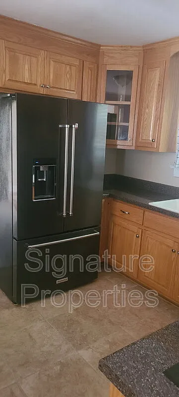 2 bed, 2.5 bath, 1715 sqft, $2,200 — Photo 3