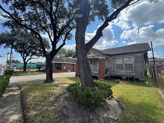 5th image of 7828 Harrisburg Blvd