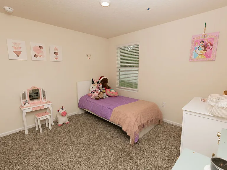 2170 Englewood Ct — Photo 8
