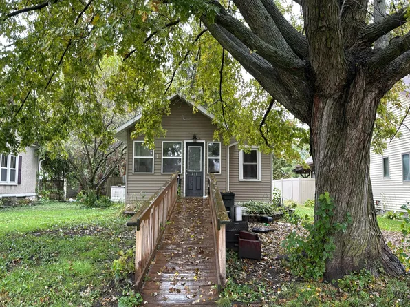 711 W 5th St S, Newton, IA 50208