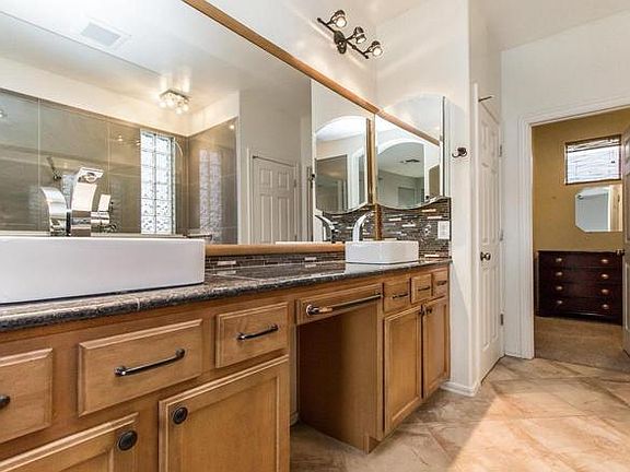 5th image of 2843 N Four Seasons Ln