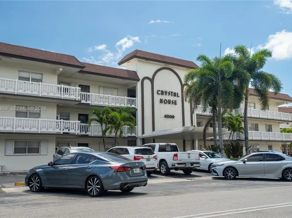 4200 Crystal Lake Dr APT 204, Pompano Beach, FL 33064