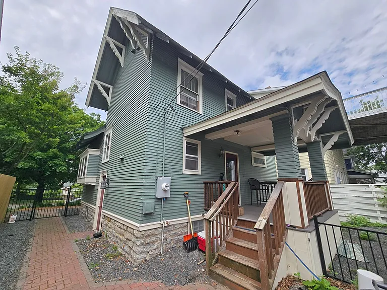 670 Ottawa Ave — Photo 3