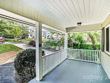 4 bed, 2943 sqft, $4,000 — Photo 2