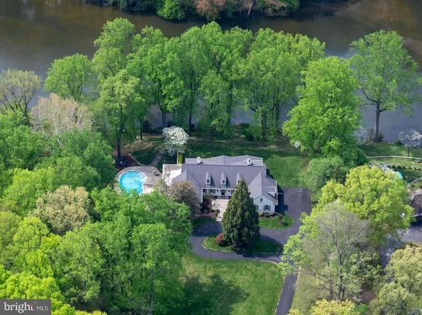 14 Stanmore Ct, Potomac, MD 20854