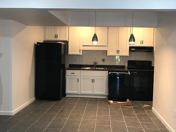 Kitchen and dining area.