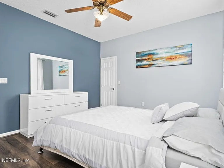 425 Oak Pond Dr — Photo 31