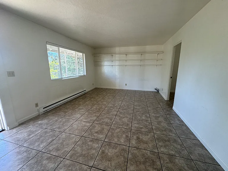 969 S Weed Blvd — Photo 14