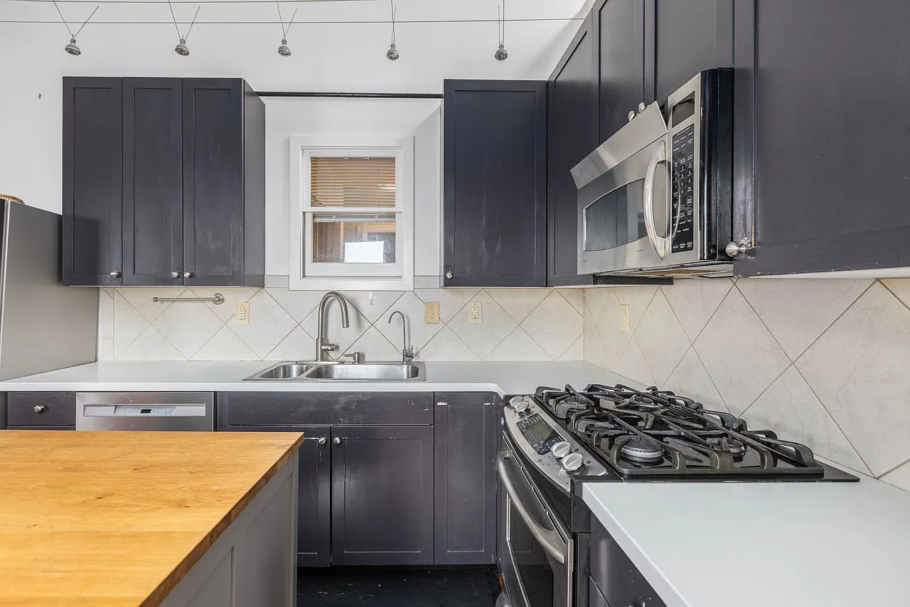 1 bed, 1375 sqft, $3,000 — Photo 3
