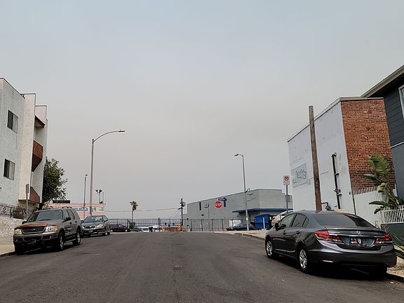 4th image of 1914 S West View St