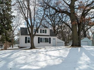 2084 Hillview Rd, Mounds View, MN 55112