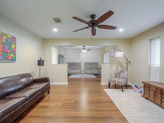 4th image of 1055 Cheshire Ln