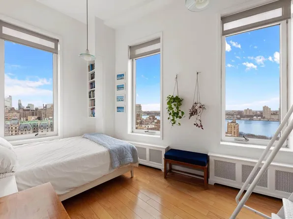 2166 Broadway image 9 of 13