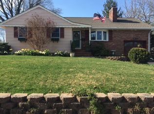 55 Bonnell St, Flemington, NJ 08822