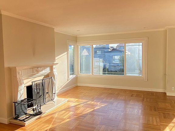 3rd image of 36 Fleetwood Dr