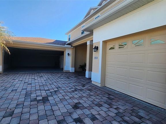 3rd image of 1915 ACACIA DRIVE