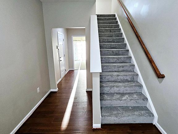 3rd image of 23169 Mountain Laurel Ln