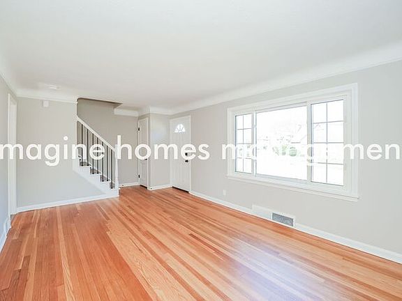 4th image of 15001 Orchard Park Ave