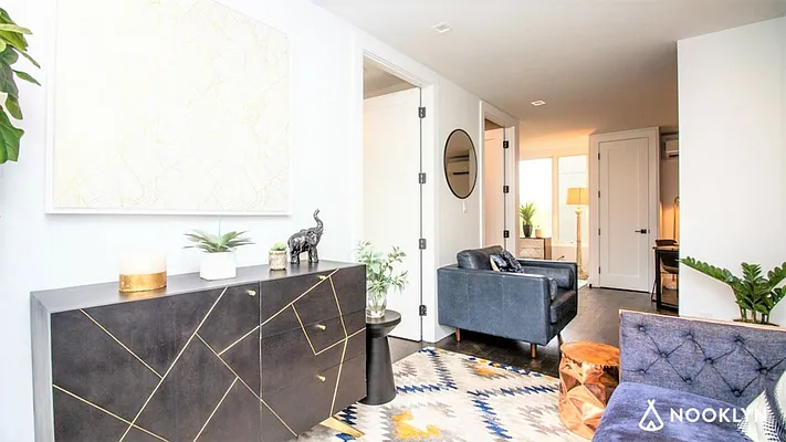 Rented by Nooklyn NYC LLC | media 18
