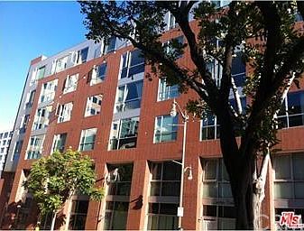 2nd image of 285 W 6th St APT 425