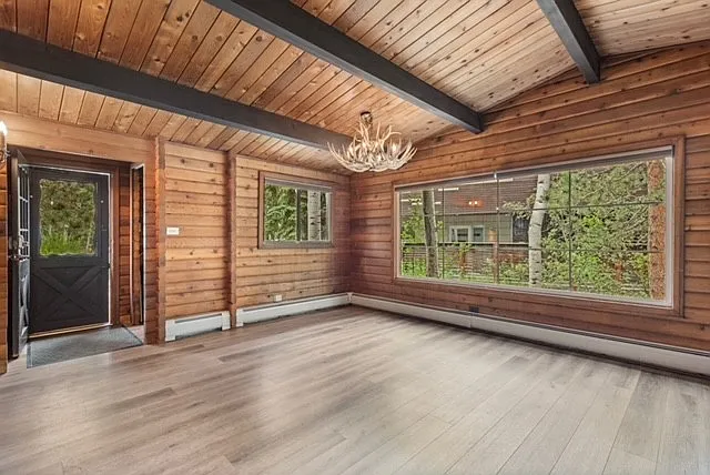 1285 Riverside Dr — Photo 30
