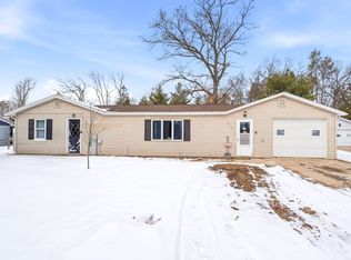 N6309 Lake Dr, Shawano, WI 54166