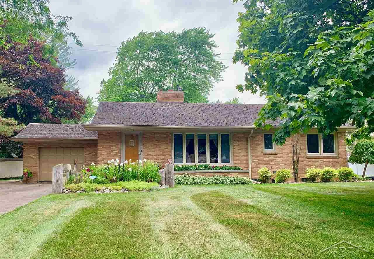 1727 Passolt St photo 1