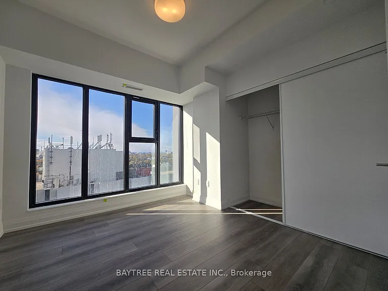 20 Soudan Ave #2308 — Photo 1