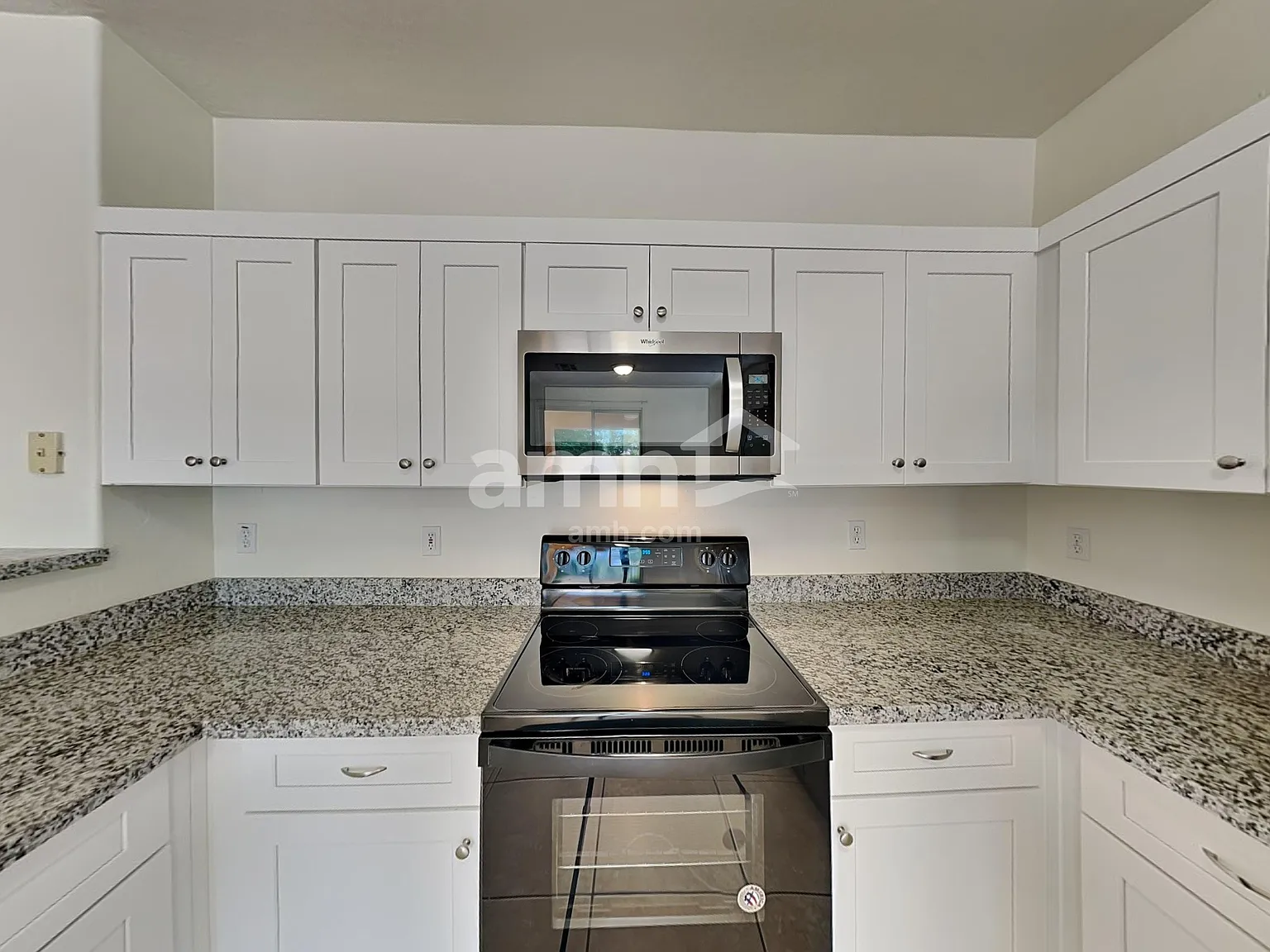 3 bed, 2.0 bath, 1949 sqft, $2,395 — Photo 4