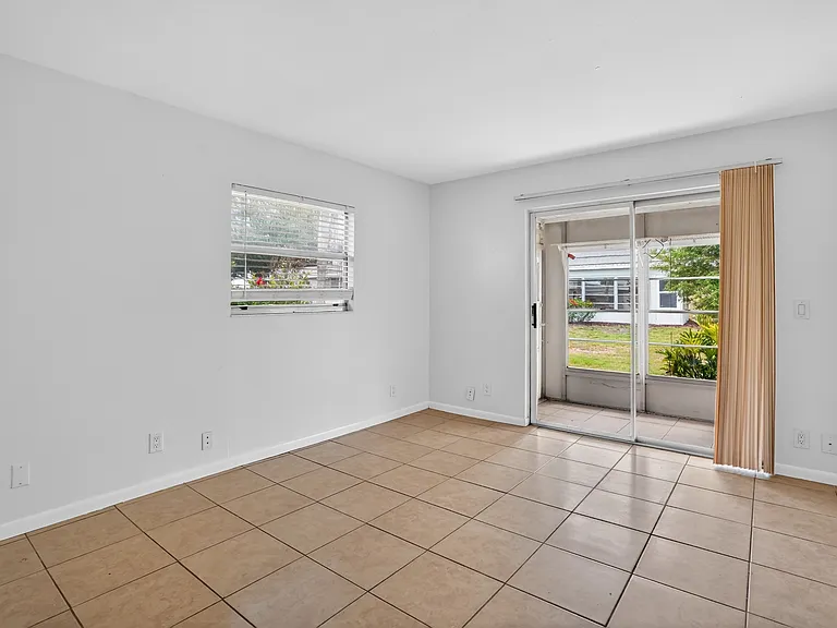 202 Bedford Trl — Photo 20
