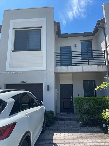 20548 NE 5th Pl Photo 1