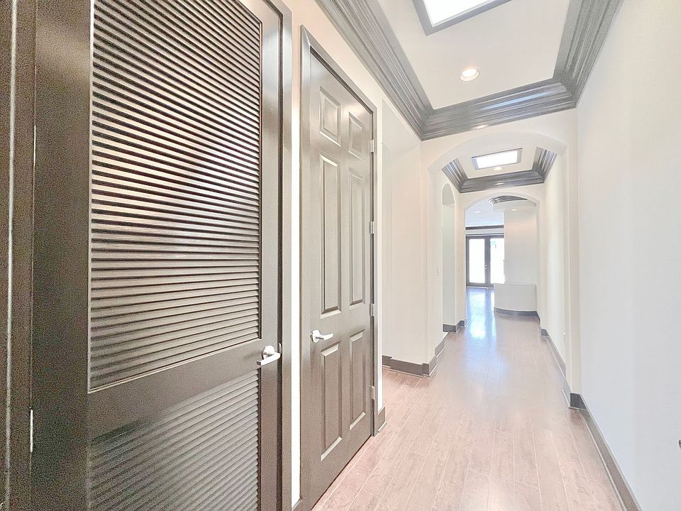 1st image of 11833 Darlington Ave APT 403
