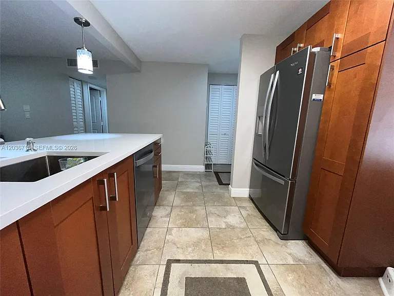 301 SE 3rd St #204 — Photo 25