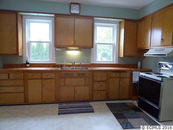 5th image of 1125 Glen Oak St