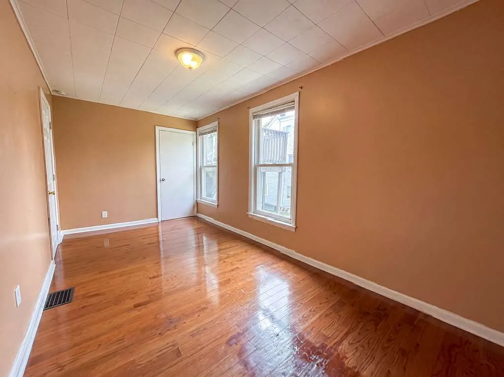 3 bed, 1500 sqft, $3,000 — Photo 4
