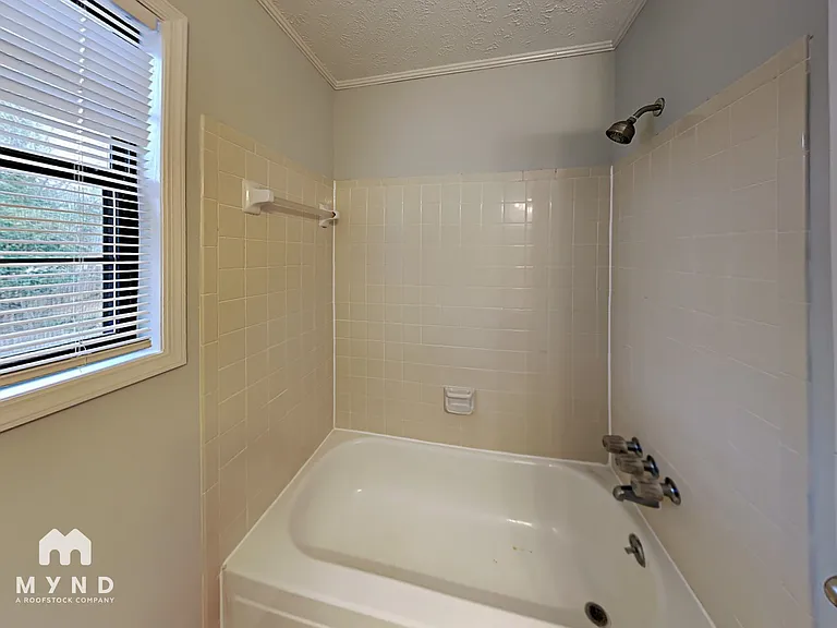 4832 Wyndam Dr — Photo 16