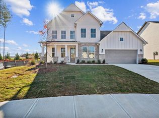 402 Red Wood Ln, Hoschton, GA