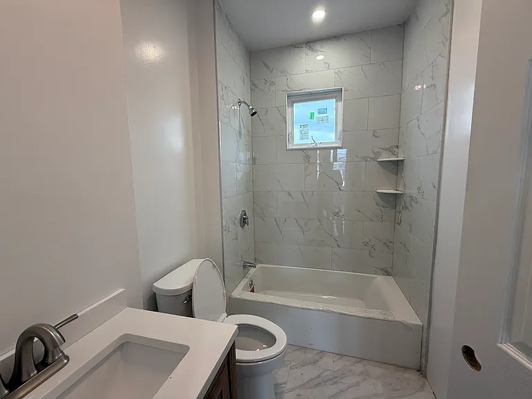 8 Carnes St #2R — Photo 9