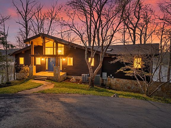 4th image of 203 Whispering Hills Dr