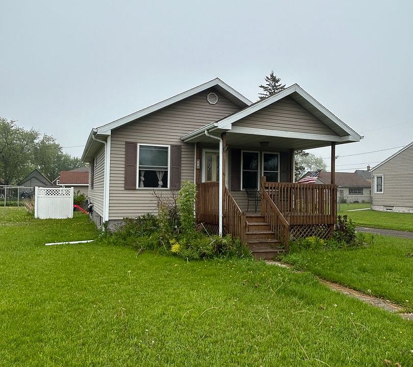 1st image of 910 Grand Ave