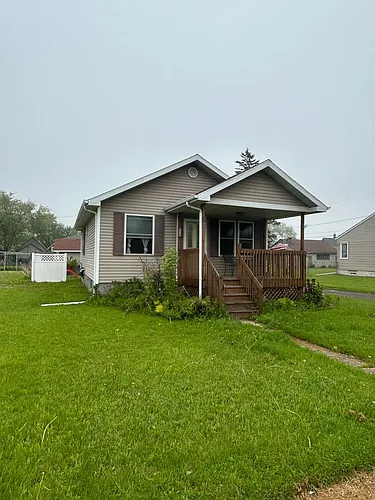 910 Grand Ave Photo 1