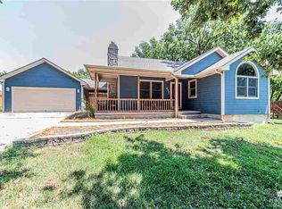 606 Cedar St, Wakefield, KS 67487