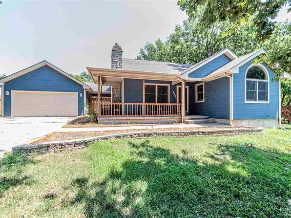 606 Cedar St, Wakefield, KS 67487