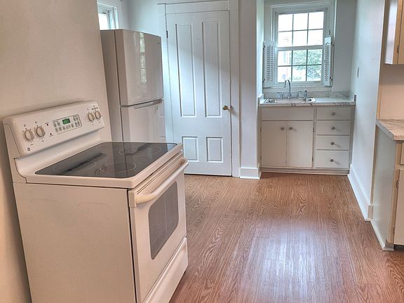 5th image of 16 Howard St #2