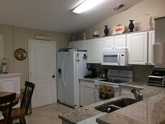 4th image of 741 Laurel Bay Cir