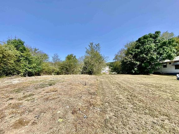 2nd image of 311 Garden St