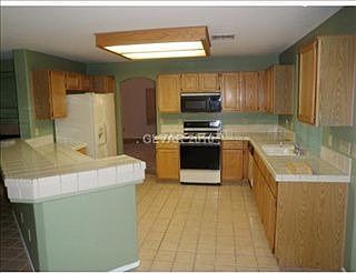 4th image of 943 Duckbill Ave